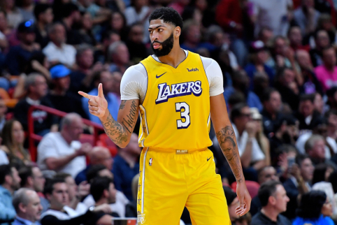 Prastos naujienos „Lakers“: A.Davisas svarsto apie trumpalaikį kontraktą
